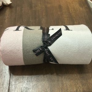 NEW Victoria's Secret soft plush blanket pink gray cream